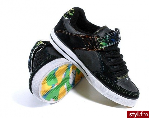 http://www.allegro.pl/item546672277_sliczne_circa_us_6_5_nie_vans_dc_etnies_nikita.html - Pozostałe Buty Moda