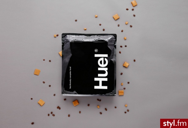 Huel zaprezentował nowy smak linii Black Edition: kawa z karmelem. Produkt nie zawiera sztucznych substancji słodzących, jest wegański, o wysokiej podaży białka i niższej zawartości węglowodanów. Dostępny na https://pl.huel.com od 8,82 zł za posiłek. - Kuchnia