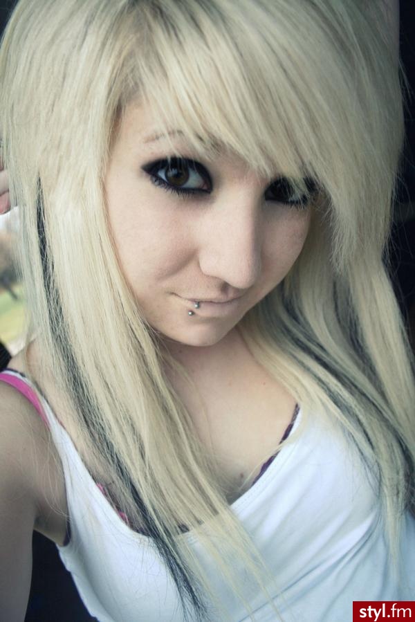 EMO Alternatywne Średnie Fryzury