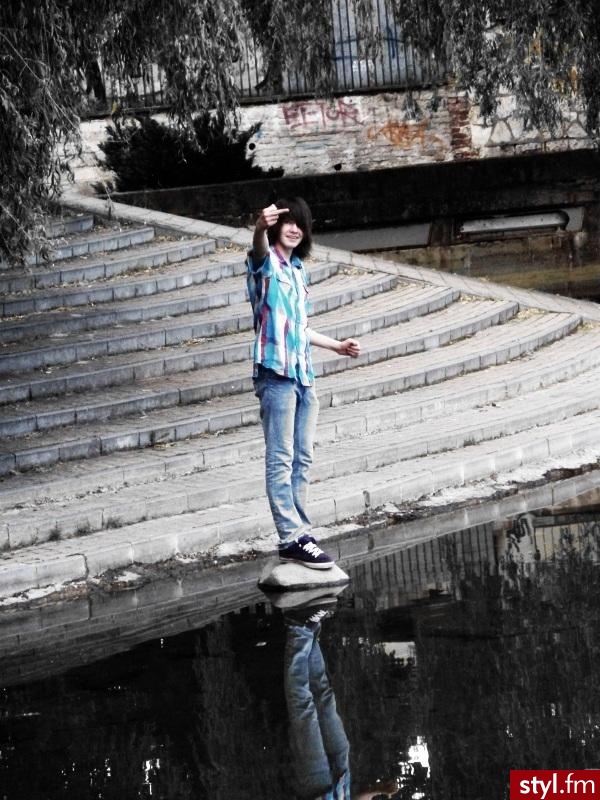 I didn\\\'t want this picture taken. Fajny mam kamyk? - Moda uliczna Inne Moda
