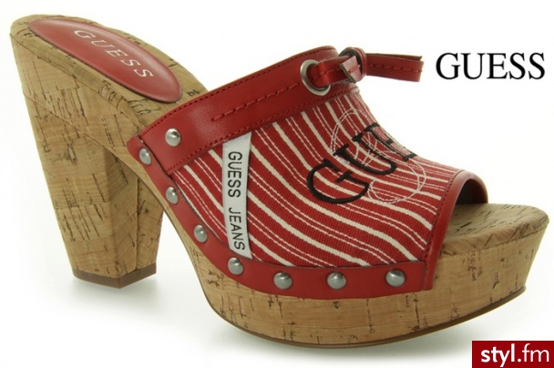 Guess QUANIKA ZOCCOLO RED - Klapki Buty Moda