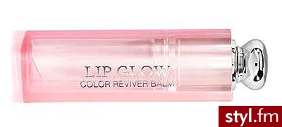 Balsam. Specjalnie opracowany balsam na długo wzmacnia i upiększa naturalny koloryt warg. Efekt widoczny jest natychmiast: dzięki technologii „Color Reviver”, Dior Addict Lip Glow oddziałuje na stopień nawilżenia skóry, usta uzyskują naturalny, świeży i p - Makijaże