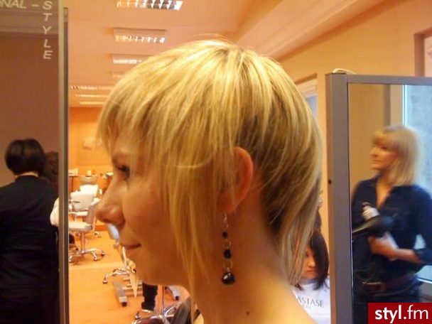 Średnie Fryzury