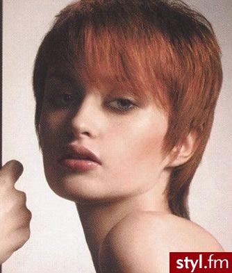 Średnie Fryzury