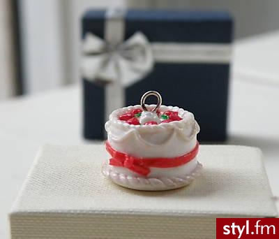 Wisiorek w kształcie weselnego tortu. - Pozostałe Dodatki Moda