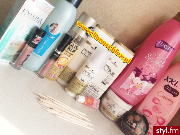 Informacje o tych produktach znajdziecie w FILMIE: https://www.youtube.com/watch?v=gcfrJmiQhIk jak i w NOTCE NA BLOGU: http://lioness.blox.pl/2014/03/Haul-Moje-Zakupy-KOSMETYKI-Pielegnacja-i-Kolorowka.html - Kosmetyki