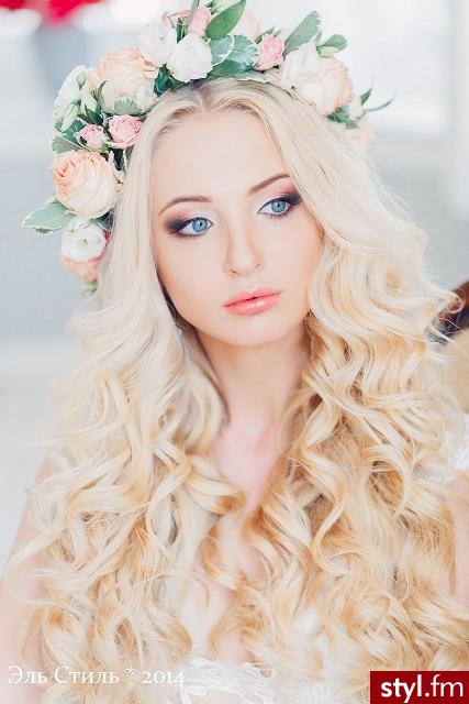 Blond Rozpuszczone Kręcone Ślubne Długie Fryzury