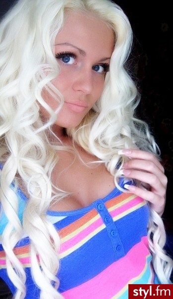 Blond Rozpuszczone Kręcone Wieczorowe Długie Fryzury