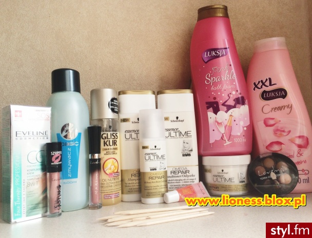 Informacje o tych produktach znajdziecie w FILMIE: https://www.youtube.com/watch?v=gcfrJmiQhIk jak i w NOTCE NA BLOGU: http://lioness.blox.pl/2014/03/Haul-Moje-Zakupy-KOSMETYKI-Pielegnacja-i-Kolorowka.html - Kosmetyki
