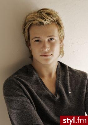 5. Ed Speleers - Średnie Męskie Fryzury