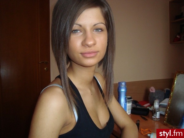 Średnie Fryzury