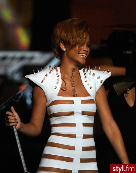 Rihanna - 2009 American Music Awards - Show - Misz-masz