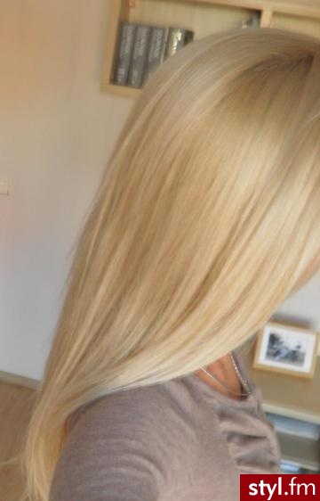 http://kitkens.blogspot.com/<br> - Blond Rozpuszczone Proste Na co dzień Średnie Fryzury
