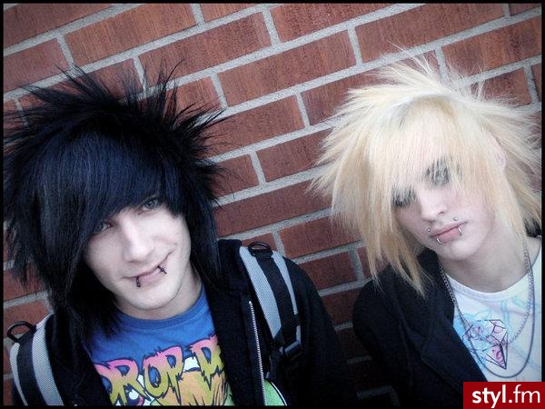 Nie moja fotka, jeżeli foto już jest proszę o linka. :] - EMO Alternatywne Średnie Fryzury