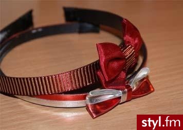 moje opaski do włosów. czerwone, z kokardkami. (; kupiłam je za 6 zł (łącznie:) - Pozostałe Dodatki Moda
