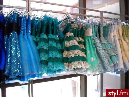 Wszystkie sukienki przekazuje w ręce Pani kachy123422 ;D i bez gadania i bez bicia ;D kto chciał przegrał ;D! - Pozostałe Ciuchy Moda