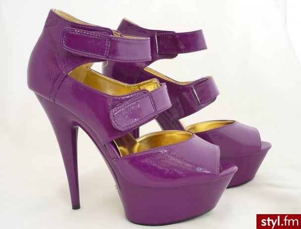Obcas- trochę poniżej 15 cm.
Platforma- 5 cm. - Pozostałe Buty Moda