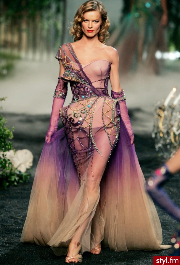 Sukienki Moda