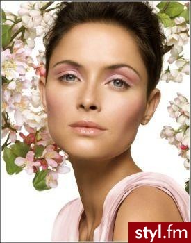 Makijaż Clinique First Blush - Makijaże