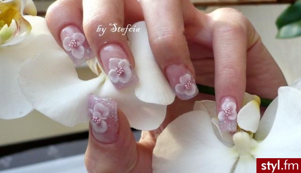 kwiatuszki akrylowe ;). http://nailsofdreams.blog.onet.pl/ - Paznokcie