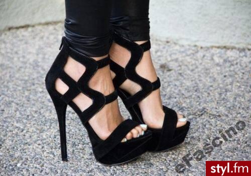 Serdecznie Zapraszam :)
http://allegro.pl/listing/user/listing.php?us_id=27256197 

https://www.facebook.com/eFascino - Szpilki Buty Moda