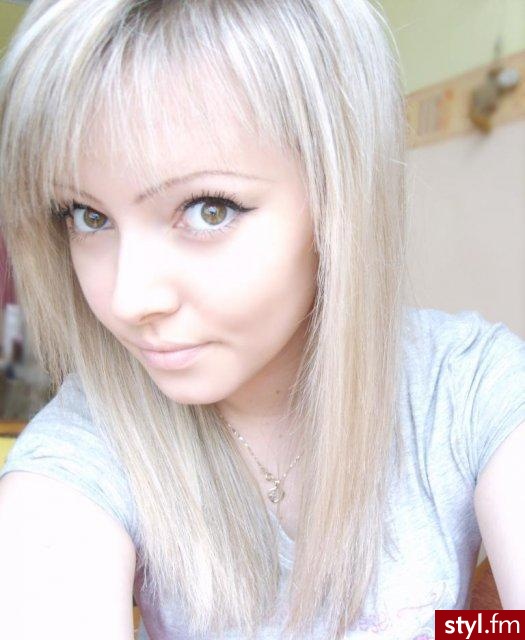 Średnie Fryzury