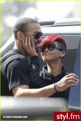 Rihanna. Rihanna - Krótkie Fryzury