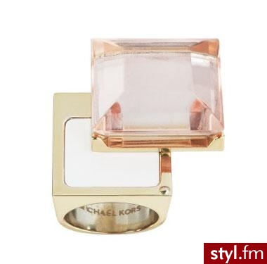 Perfumy w kremie Very Hollywood od Michaela Korsa zaklęte w pierścionku. Kupisz je za 40 dolców. - Misz-masz