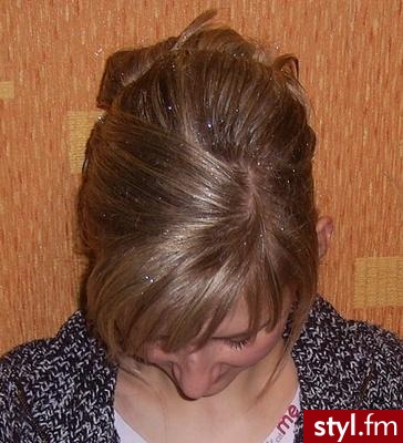 studniowka 2008 - Wieczorowe Średnie Fryzury