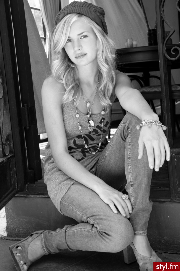 Brittany Robertson - Moda uliczna Inne Moda