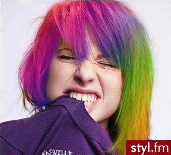 jest ? ! to podaj link : ))) - Średnie Fryzury