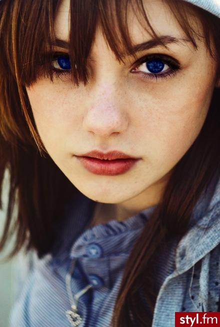 Średnie Fryzury