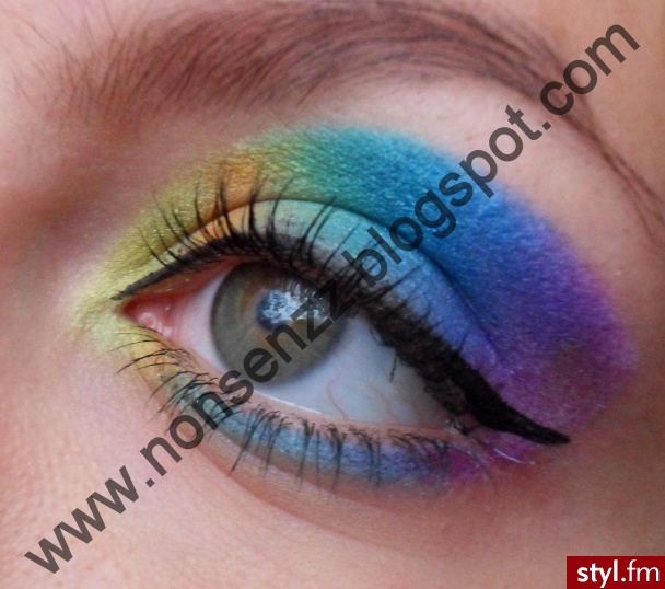 www.nonsenzz.blogspot.com - Dzienne Makijaże