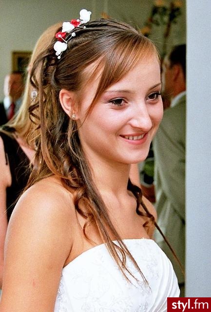 Ślubne Średnie Fryzury