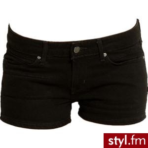 Jeans Hotpants in Schwarz - Levis® - Polyvore. Pobrano ze strony: http://www.polyvore.com/jeans_hotpants_in_schwarz/thing?id=18563535 - Pozostałe Ciuchy Moda