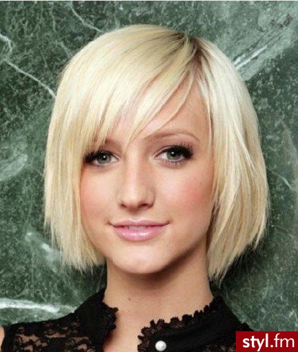 Ashlee Simpson - Średnie Fryzury