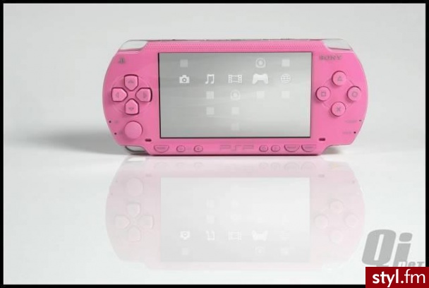 Konsola Psp Pink. 

Można kupić w sklepach z sprzętem komputerowym. - Misz-masz