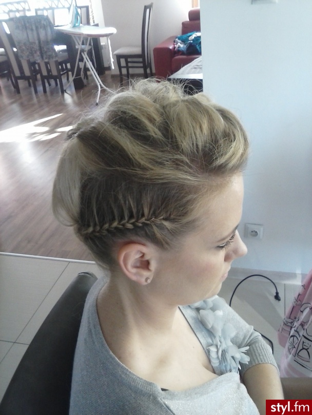 Blond Upięcie Proste Wieczorowe Krótkie Fryzury