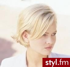 fryzury dla dziewczyn. Fryzury - włosy średnie. fryzury dla dziewczyn - Internetowy Katalog Fryzur IKF.com.pl, propozycje fryzur na każdą okazję np. fryzury na studniowke - Średnie Fryzury