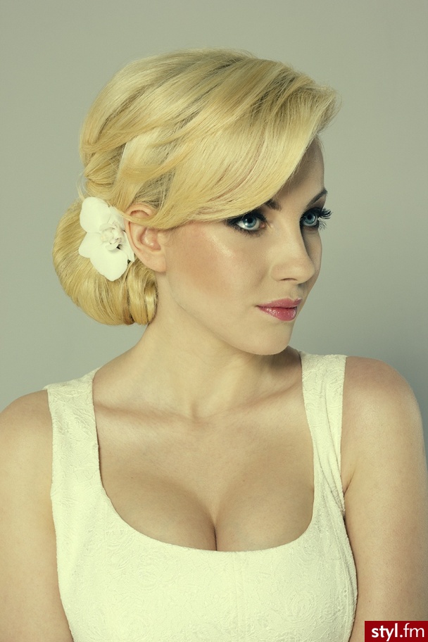 For Hair - Blond Upięcie Kręcone Ślubne Średnie Fryzury