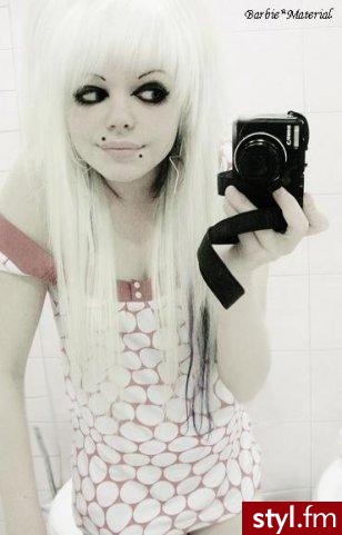 Barbie Material - EMO Alternatywne Średnie Fryzury