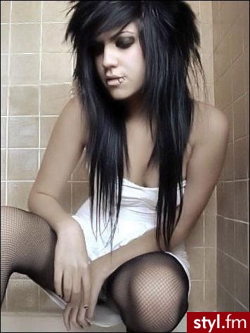 Aida Kamikaze
Jeśli zdjęcie już jest w galerii podaj link to usunę :) - EMO Alternatywne Średnie Fryzury