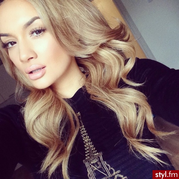 Blond Rozpuszczone Kręcone Na co dzień Długie Fryzury