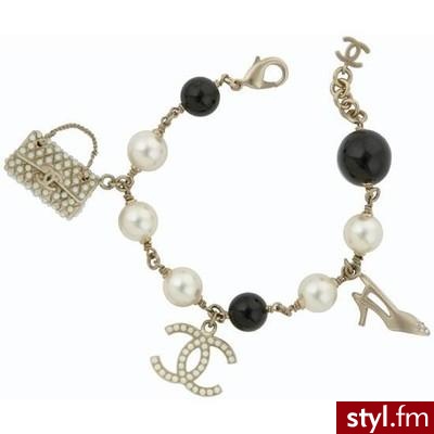 Chanel Shoe & Handbag Charm Bracelet - Polyvore. Pobrano ze strony: http://www.polyvore.com/chanel_shoe_handbag_charm_bracelet/thing?id=3556229 - Pozostałe Dodatki Moda