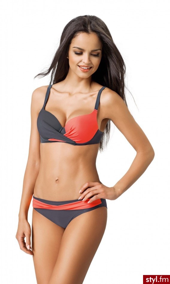 http://www.sklep-biustonosze.pl/Stroj-dwuczesciowy-LARISSA-p56874 - Na plażę Bielizna Moda