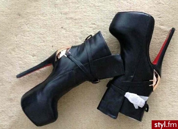 Skóra naturalna (480 zł) .. Szpilka 16 cm , platforma ok. 6 cm - Botki Buty Moda