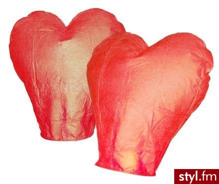 Aby uczcić jakieś wyjątkowe wydarzenie, wyślij do nieba zapalony lampion. Unosi się on przez około 15-20 minut i osiąga wysokość prawie 2000 metrów – będąc ciągle widocznym! Lampiony wykonane są z odpornego na ogień papieru, który podlega biodegradacji. R - Gadżety Inne Moda