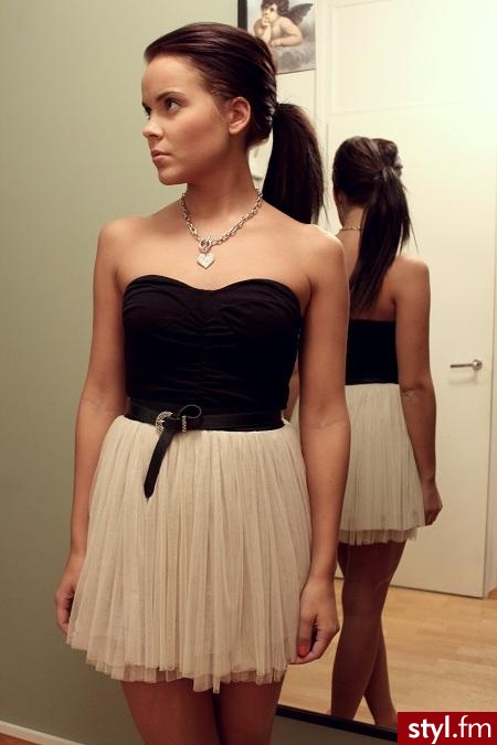 Sukienki Moda