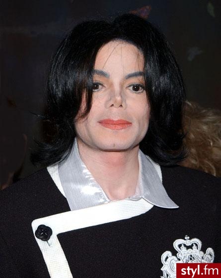 [*] Nasz Król Pop'u ;* 

:(( ..

Michael Jackson. <3 - Średnie Fryzury