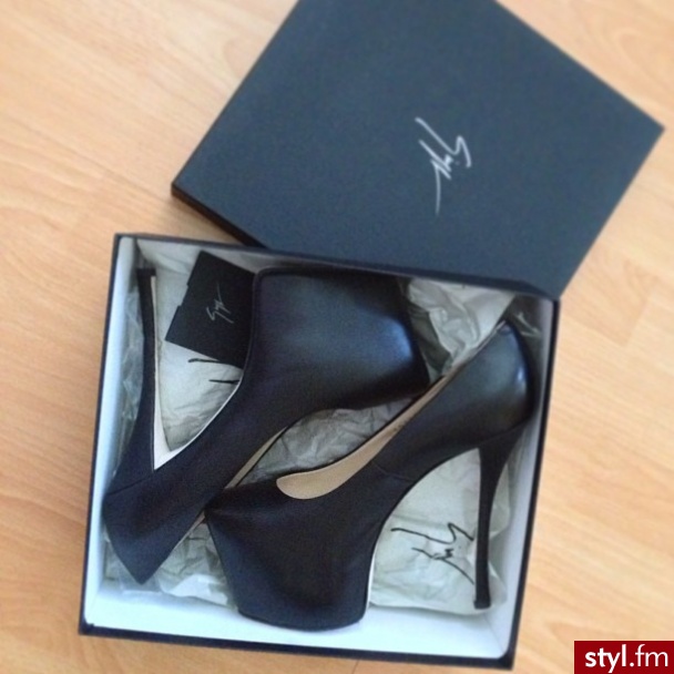 Szpilki Buty Moda